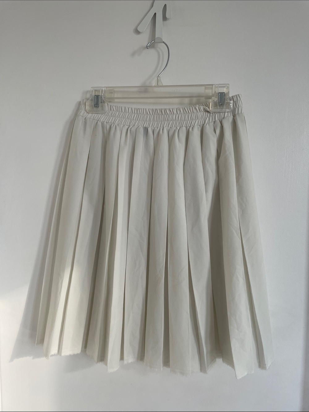 Classic Pleated White Skirt